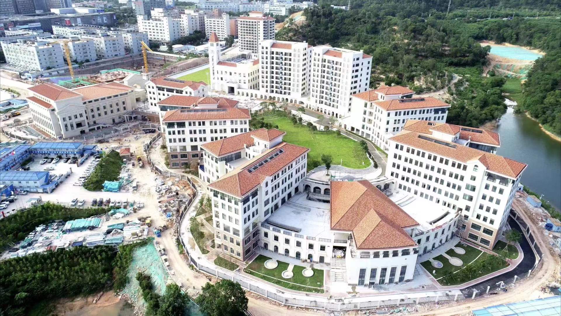 深圳龍崗區(qū)坂田國(guó)際學(xué)校安全防滑地板